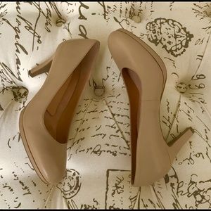 NATURALIZER NUDE HEEL PUMPS EUC SZ 8M